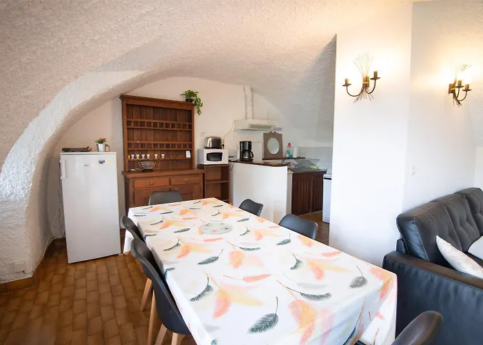 De France 2 Epis 5 Personnes A Mazel Bouissy 度假居